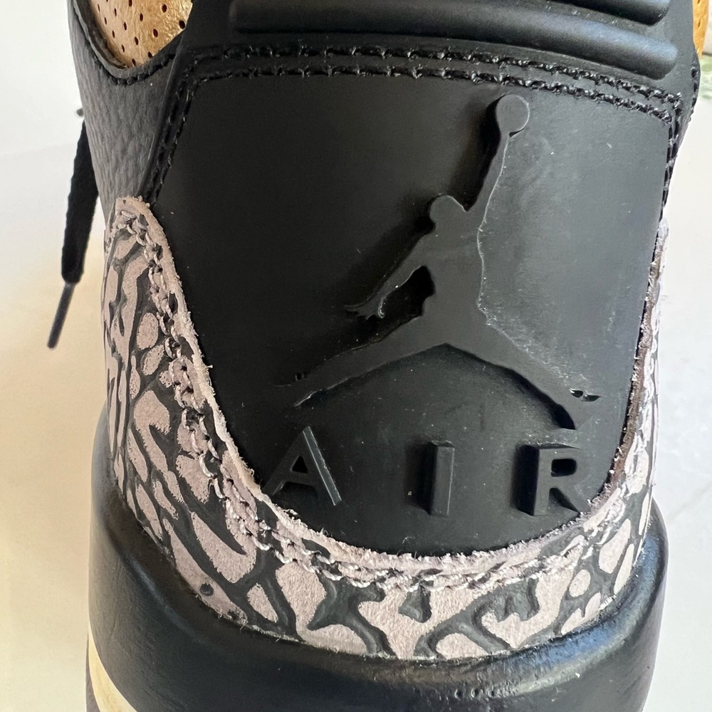 NIKE Air Michael Jordan Gold and Black high top Sneakers women’s sz 8, men-6.5 - Picture 5 of 8